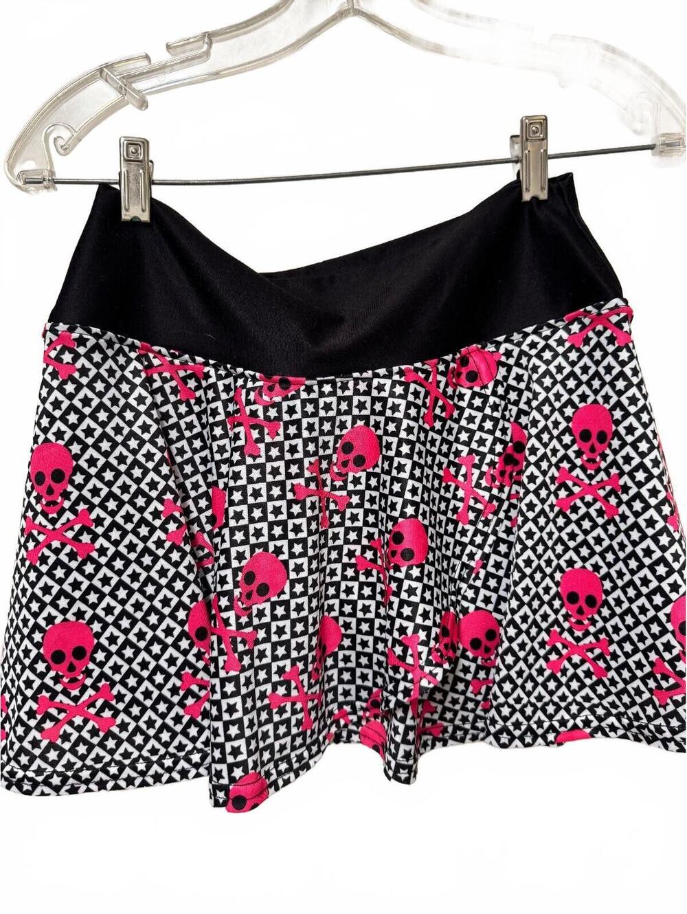 Faye + Florie Tennis Skirt Skort Skull Star Print Pink Black Medium